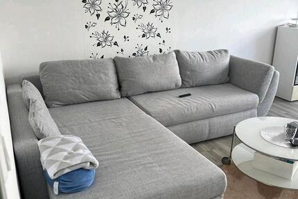 Möblierte 2-Zimmer-Wohnung mit Balkon und Aufzug zimmer