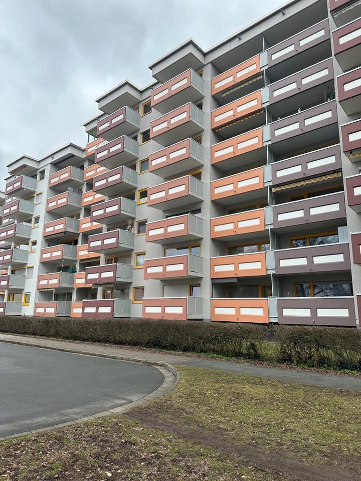 1 Zimmer Wohnung möbliert, Balkon, Tiefgarage
