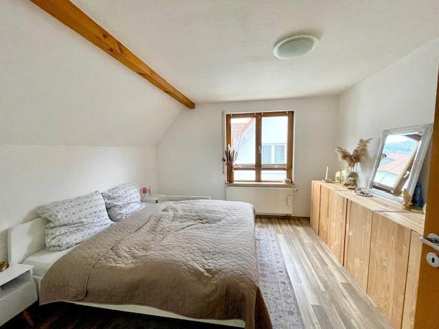 Albstadt; Großzügige Doppelhaushälfte mit Garten, Garage zw. Stadtmitte & Gymnasium 6 zimmer