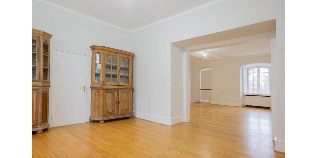 Einfamilienhaus Arnsberg Holzen - 10 Zimmer, 280 m&sup2;, 2.250&euro; | Angebot:25269571