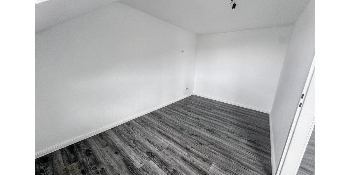 Dachgeschoßwohnung Krefeld Benrad - 3 Zimmer, 77 m&sup2;, 810&euro; | Angebot:24751085