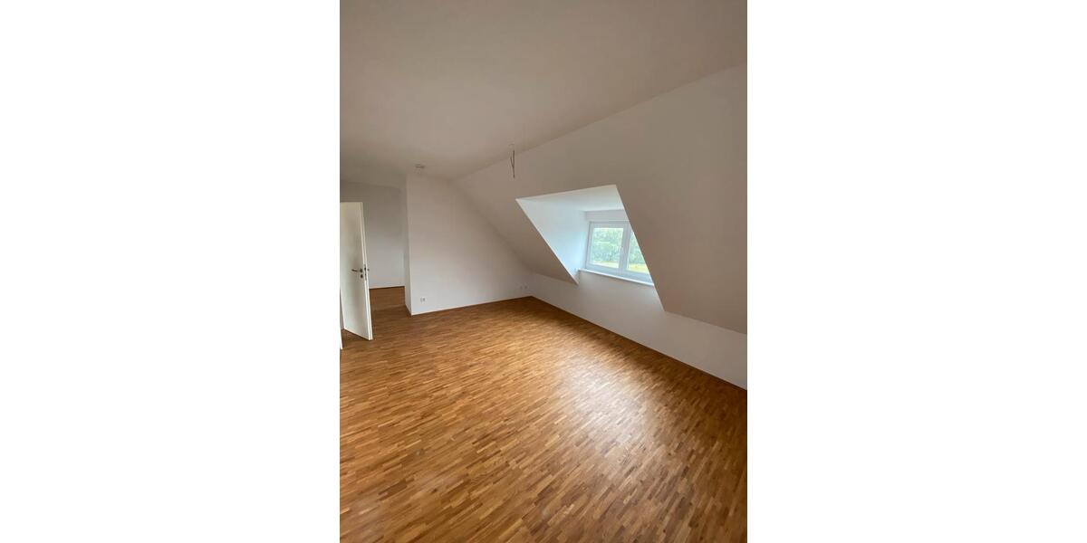 Reihenhaus Großpösna - 5 Zimmer, 129 m&sup2;, 1.580&euro; | Angebot:26543105