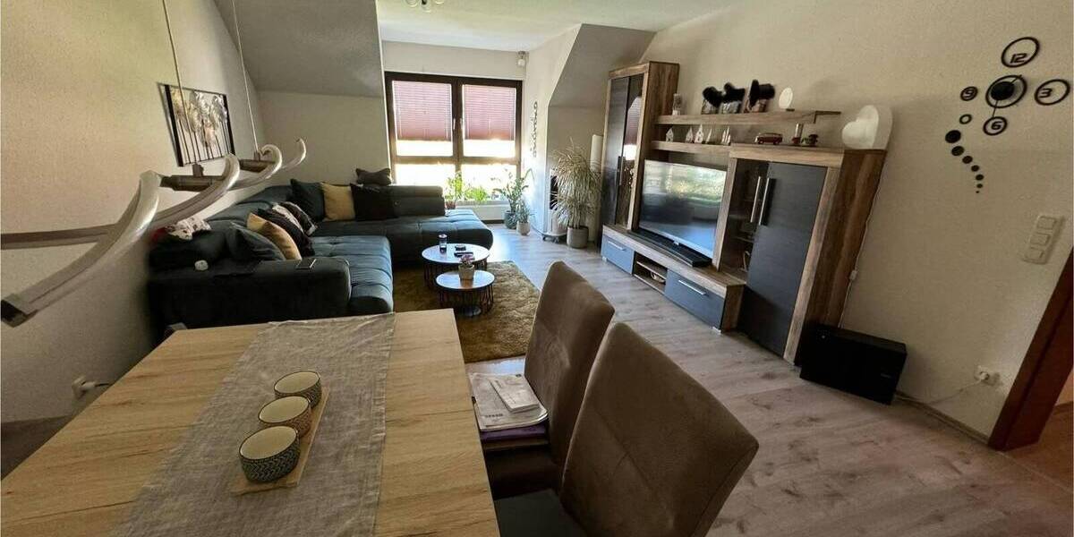 Etagenwohnung Heßdorf - 3 Zimmer, 89 m&sup2;, 890&euro; | Angebot:25665158