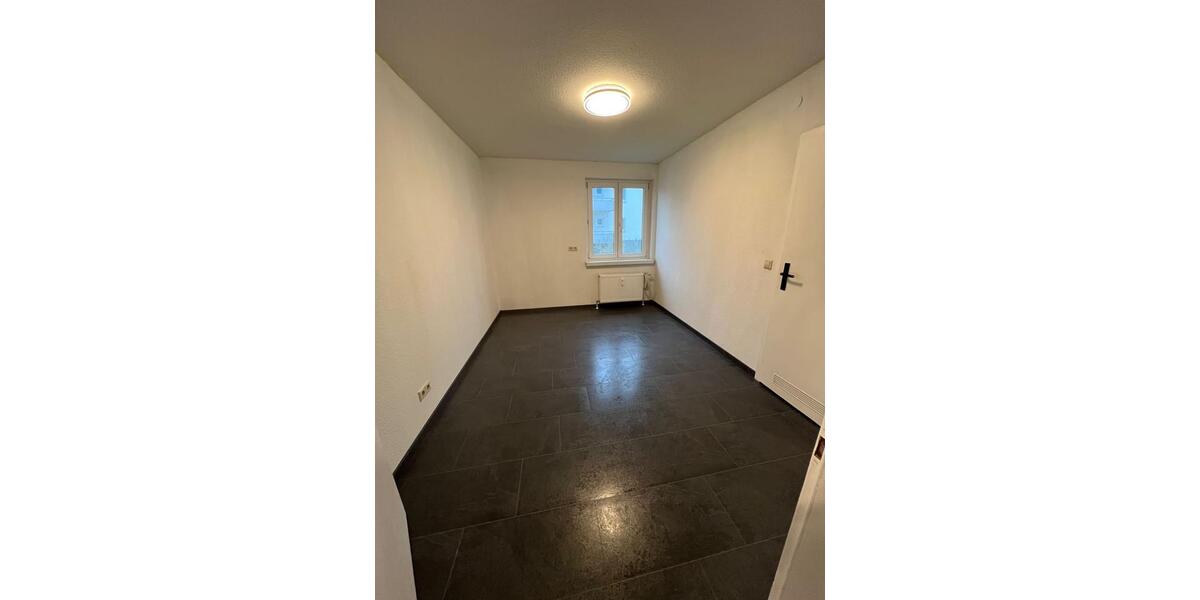 Etagenwohnung Fellbach - 4 Zimmer, 74 m&sup2;, 1.050&euro; | Angebot:24577044