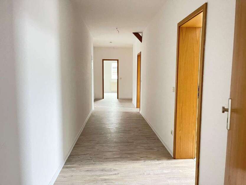 geräumige 3 Zi.-Wohnung inkl. Einbauküche in Pößnecker Stadtvilla 3 zimmer