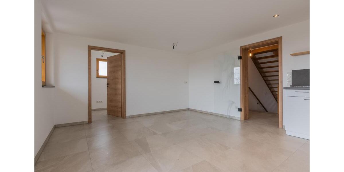 Etagenwohnung Neuburg am Inn - 4.5 Zimmer, 130 m&sup2;, 1.250&euro; | Angebot:26131537