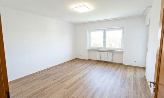 Erdgeschoßwohnung Waldsolms - 3 Zimmer, 120 m&sup2;, 1.050&euro; | Angebot:25752109