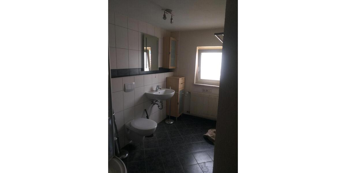 Etagenwohnung Göggingen - 5 Zimmer, 90 m&sup2;, 20&euro; | Angebot:24944990