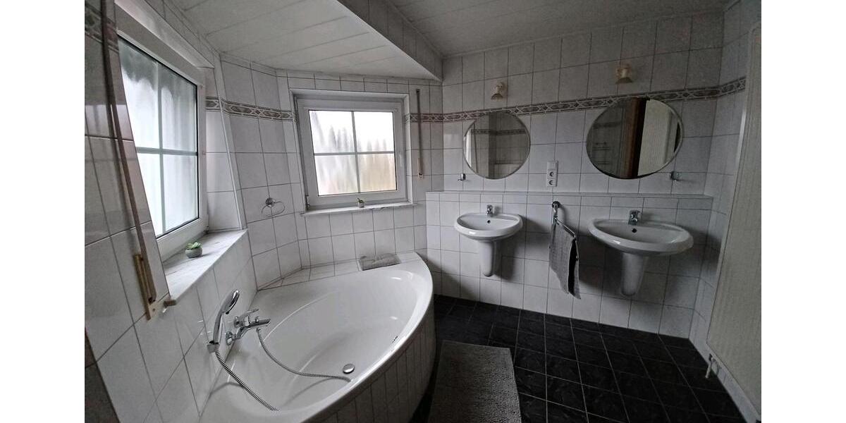 Wohnen auf Zeit Herschweiler-Pettersheim Pettersheim - 7 Zimmer, 216 m&sup2;, 3.800&euro; | Angebot:26647518