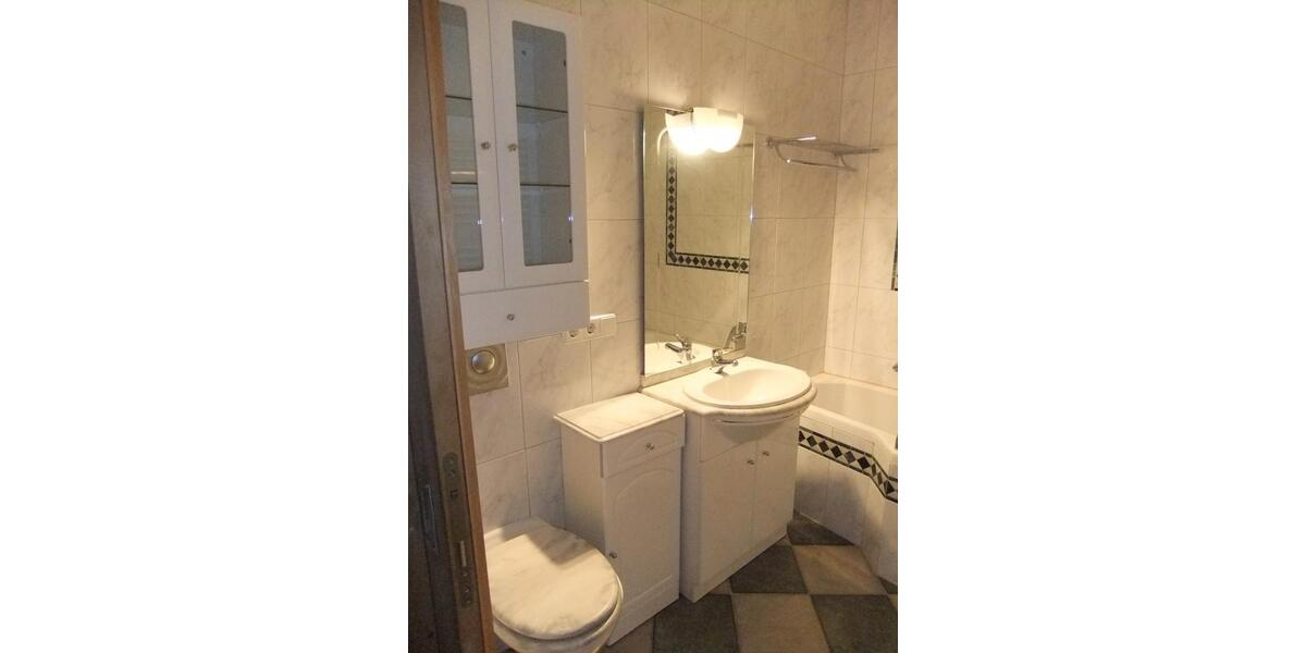 Dachgeschoßwohnung Berlin Mitte - 15 Zimmer, 100 m&sup2;, 468&euro; | Angebot:26366242