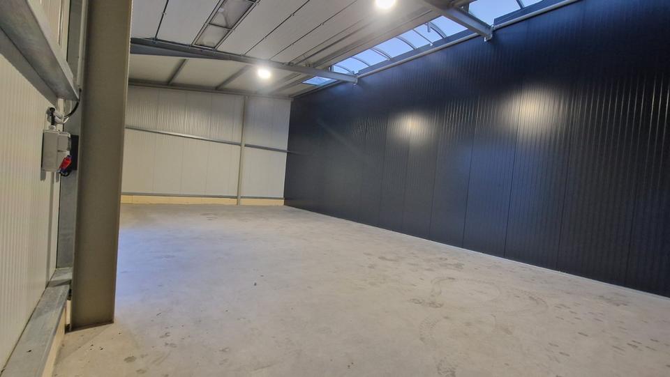 Vermiete Lagerhalle Gewerbehalle Werkstatt Garage Hochregal zimmer