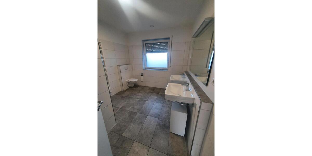 Erdgeschoßwohnung Essen (Oldenburg) - 3 Zimmer, 100 m&sup2;, 880&euro; | Angebot:25455524