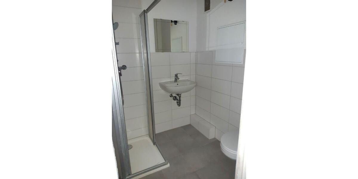 Umzugsbonus... 2 Monate kaltmietfrei!! Großzügige 2 Raumwohnung im 1. OG mit Dusche + Balkon 1 zimmer