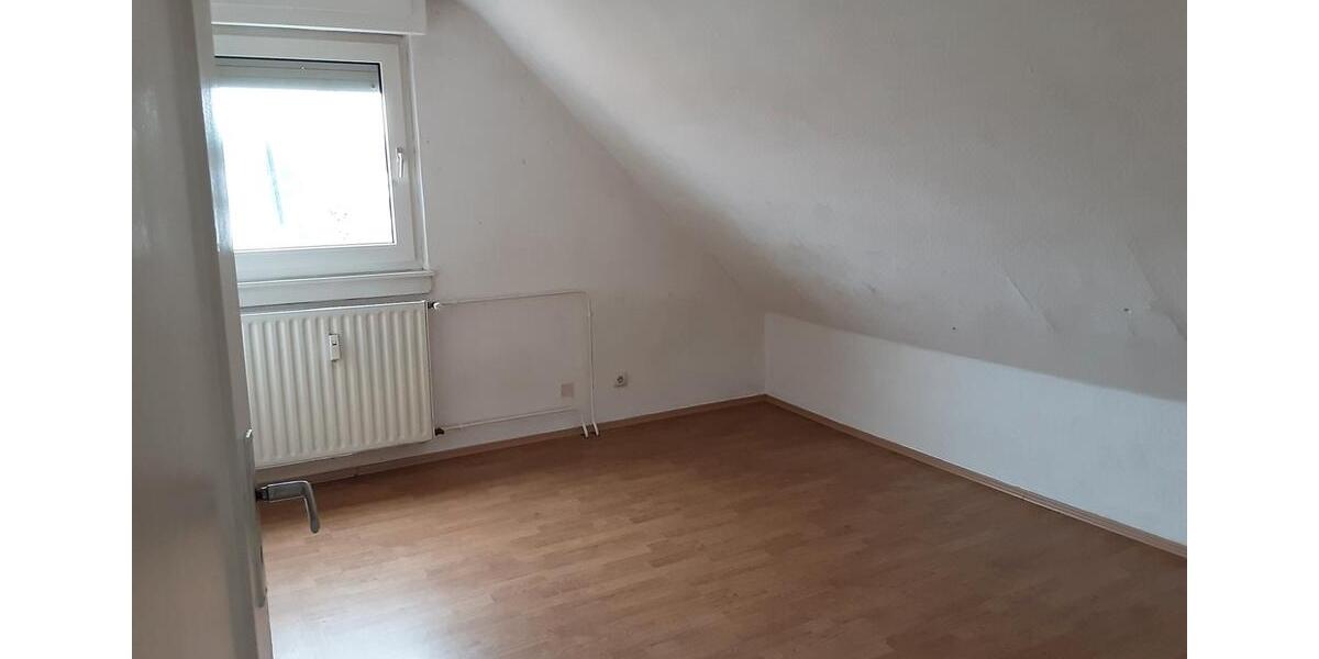 Dachgeschoßwohnung Hanau Großauheim - 2 Zimmer, 36 m&sup2;, 330&euro; | Angebot:26619436