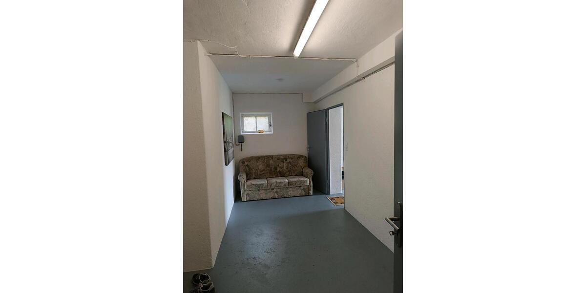Etagenwohnung Lollar - 2 Zimmer, 68 m&sup2;, 900&euro; | Angebot:26615405