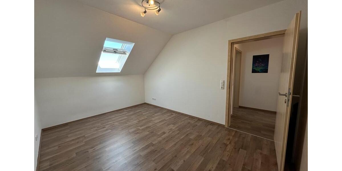 Dachgeschoßwohnung Pentling - 2 Zimmer, 76 m&sup2;, 1.205&euro; | Angebot:26505545