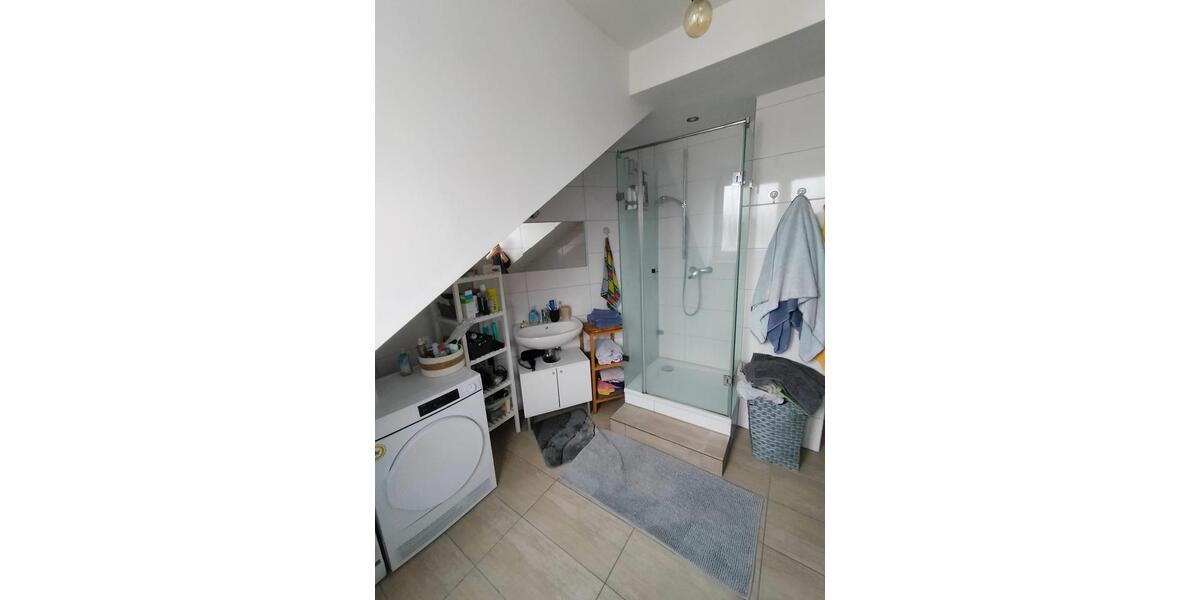 Dachgeschoßwohnung Augsburg Haunstetten-Siebenbrunn - 4 Zimmer, 130 m&sup2;, 1.600&euro; | Angebot:25218981