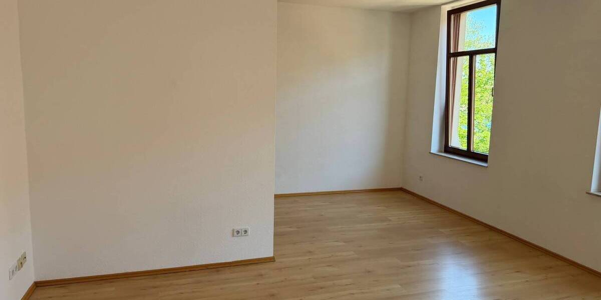 Etagenwohnung Plauen Stadtmitte - 2 Zimmer, 64 m&sup2;, 295&euro; | Angebot:26758862