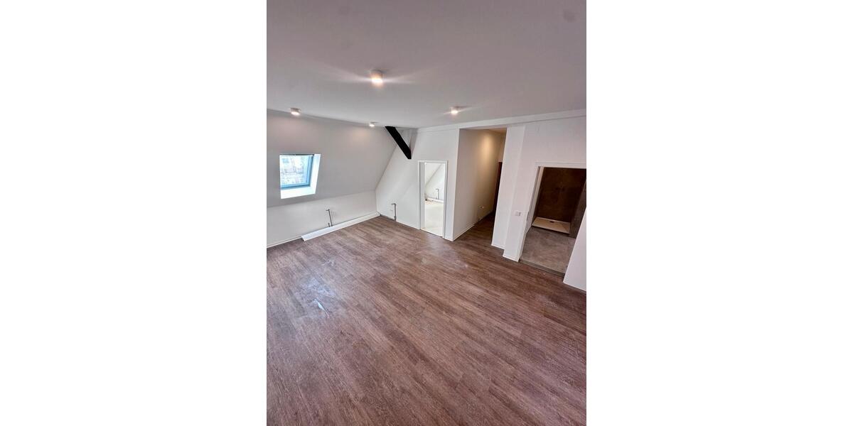 Dachgeschoßwohnung Zerbst (Anhalt) - 2 Zimmer, 62 m&sup2;, 480&euro; | Angebot:25837944