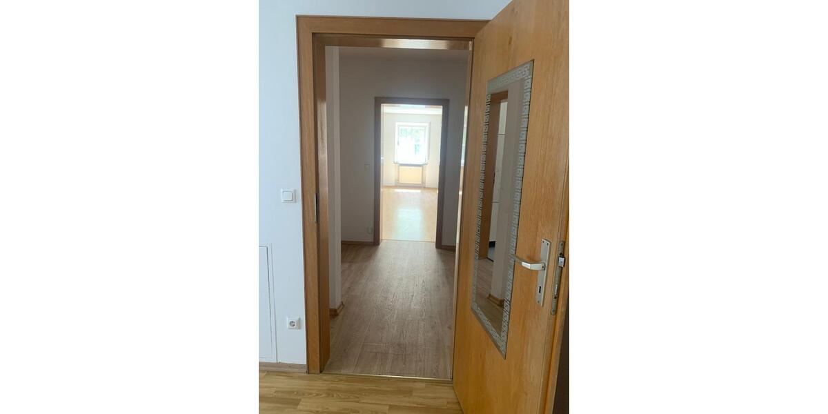 Etagenwohnung Straubing - 2 Zimmer, 66 m&sup2;, 680&euro; | Angebot:26491296