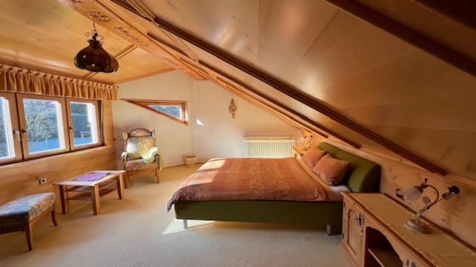 Dachgeschoßwohnung Ostelsheim - 2 Zimmer, 1.000&euro; | Angebot:22979697