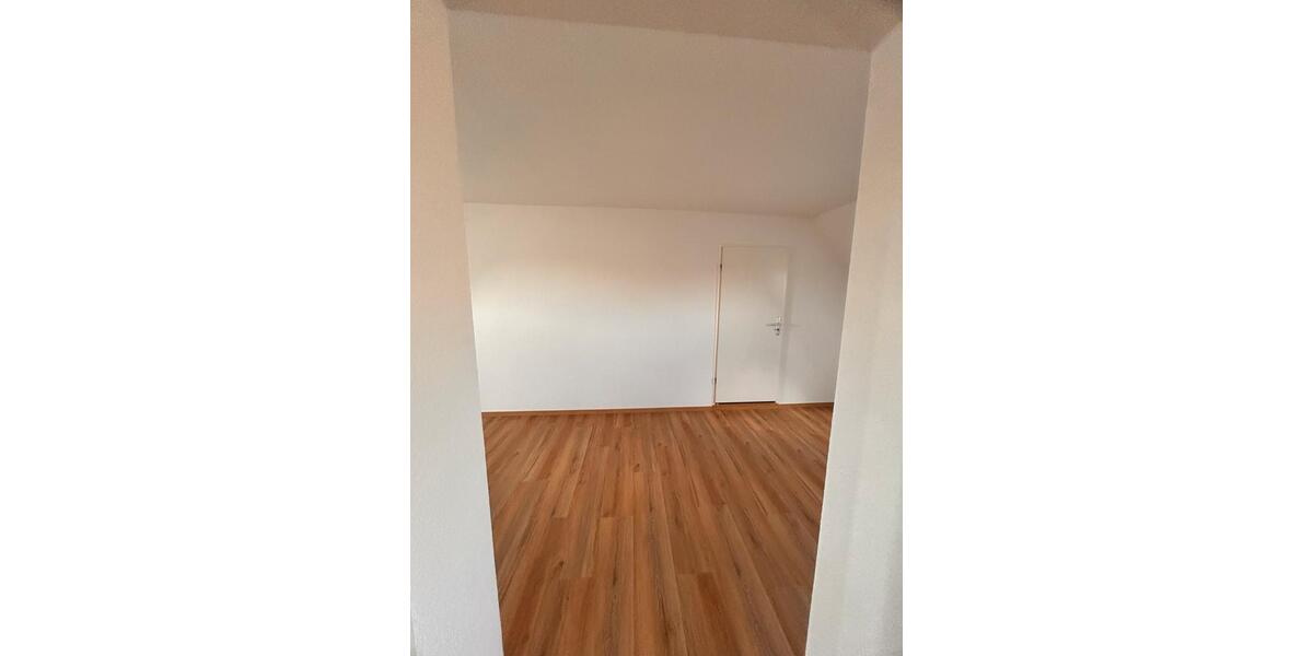 Dachgeschoßwohnung Zörbig - 3 Zimmer, 90 m&sup2;, 570&euro; | Angebot:26564623