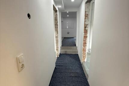 Schöne 3 Zimmer 55qm neu saniert ne