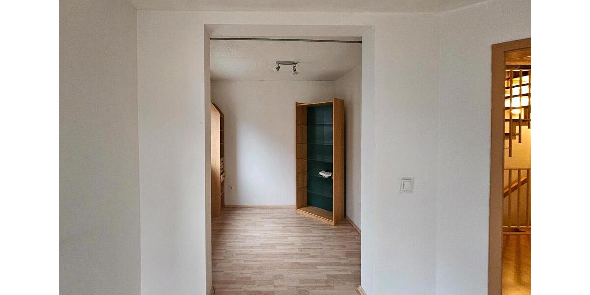 Etagenwohnung Frankenthal (Pfalz) - 4 Zimmer, 150 m&sup2;, 1.550&euro; | Angebot:25887792
