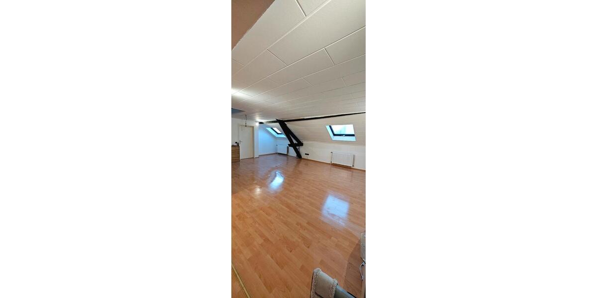 Dachgeschoßwohnung Eschweiler - 3.5 Zimmer, 102 m&sup2;, 910&euro; | Angebot:24842438