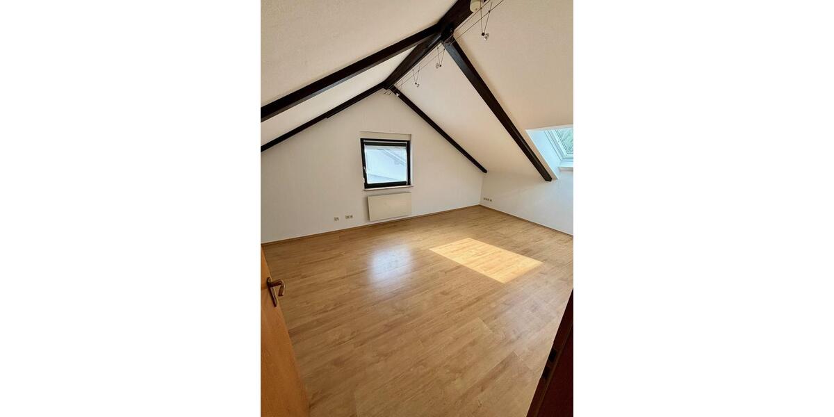 Dachgeschoßwohnung Bad König - 2 Zimmer, 110 m&sup2;, 600&euro; | Angebot:25570254