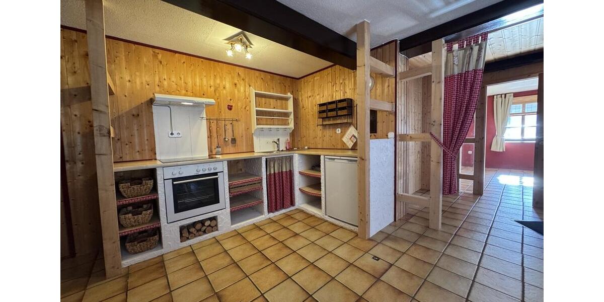 Wohnen, wo Geschichte lebt – Stilvolle Erdgeschosswohnung mit Wellness-Komfort in der Altstadt 2 zimmer