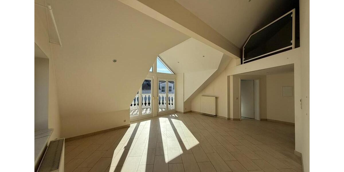 Dachgeschoßwohnung Memmingen - 2.5 Zimmer, 85 m&sup2;, 995&euro; | Angebot:25852501