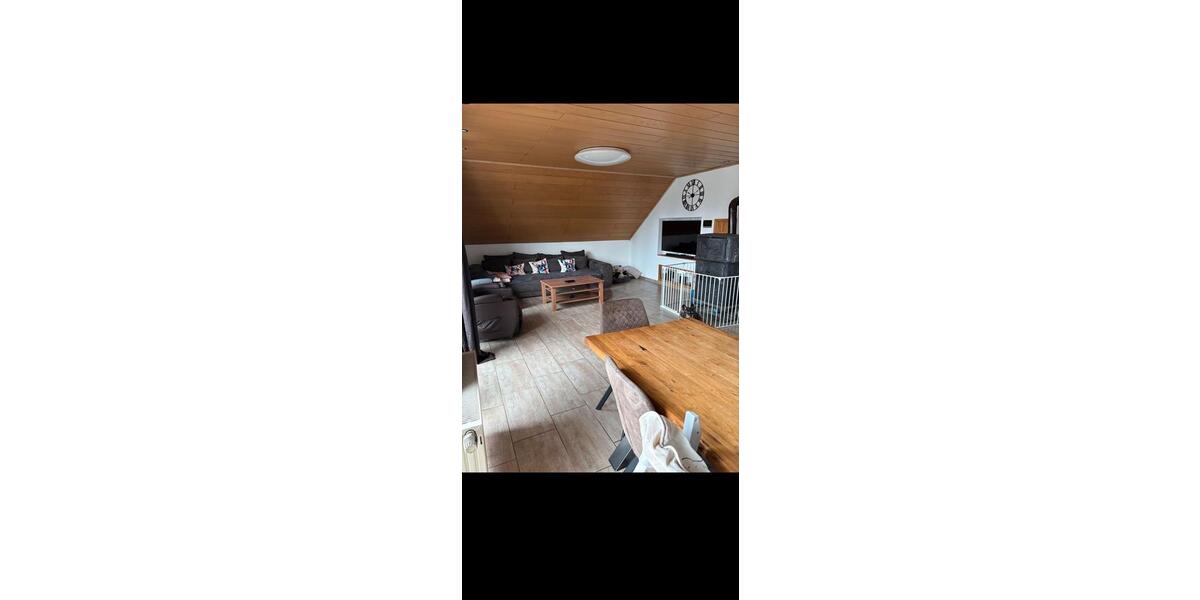 Dachgeschoßwohnung Tiefenbach - 3.5 Zimmer, 103 m&sup2;, 850&euro; | Angebot:26603501