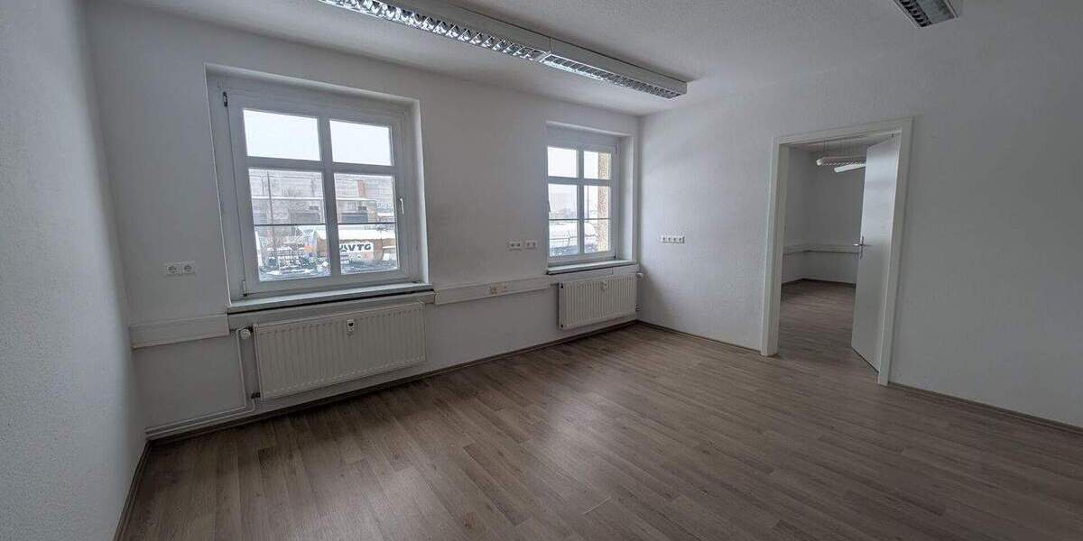Gewerbeobjekt Bitterfeld-Wolfen Bitterfeld - 4 Zimmer, 75 m&sup2;, 630&euro; | Angebot:25748404