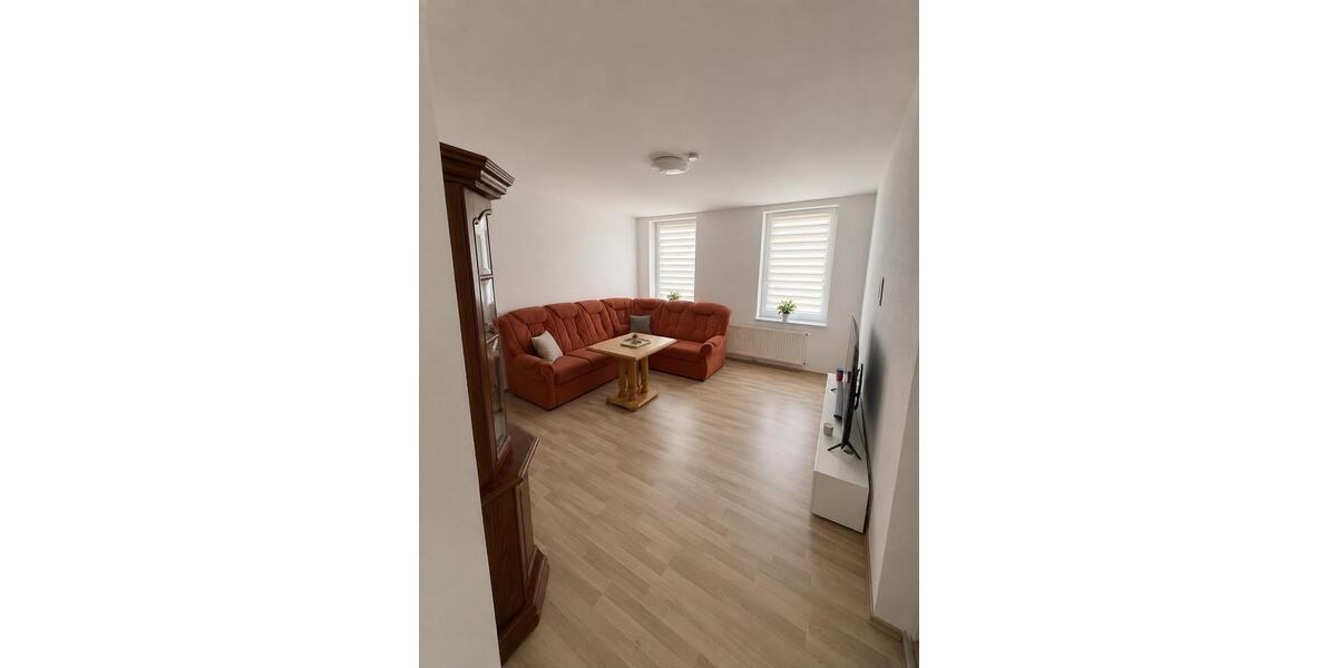 Dachgeschoßwohnung Crimmitschau - 2 Zimmer, 50 m&sup2;, 25&euro; | Angebot:26602730