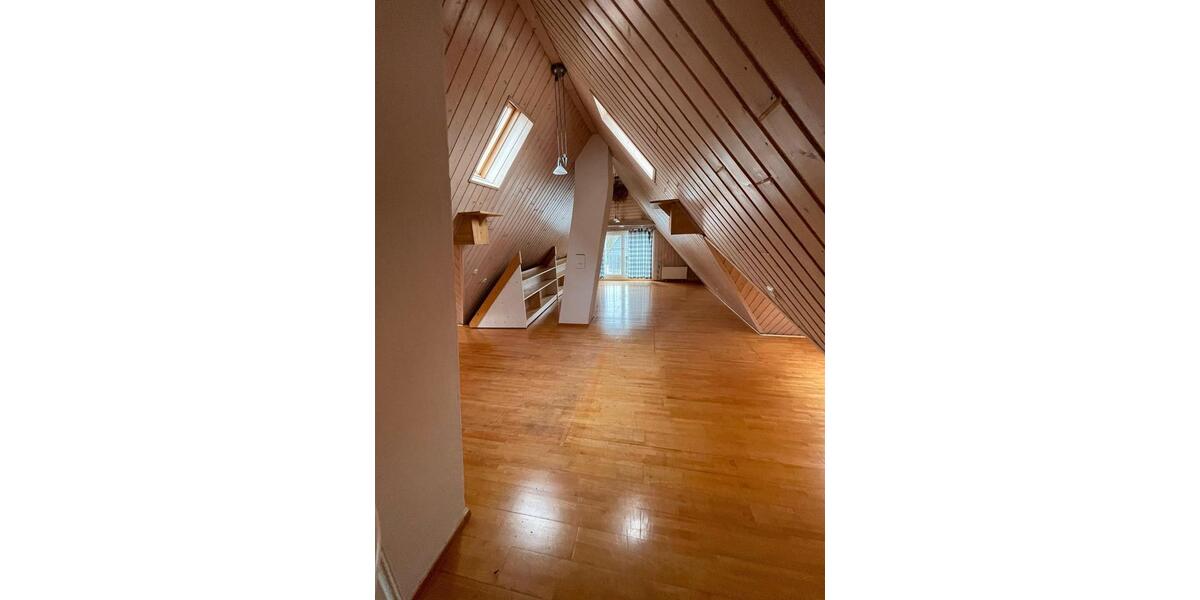 Dachgeschoßwohnung Sinn - 3 Zimmer, 90 m&sup2;, 936&euro; | Angebot:26367329