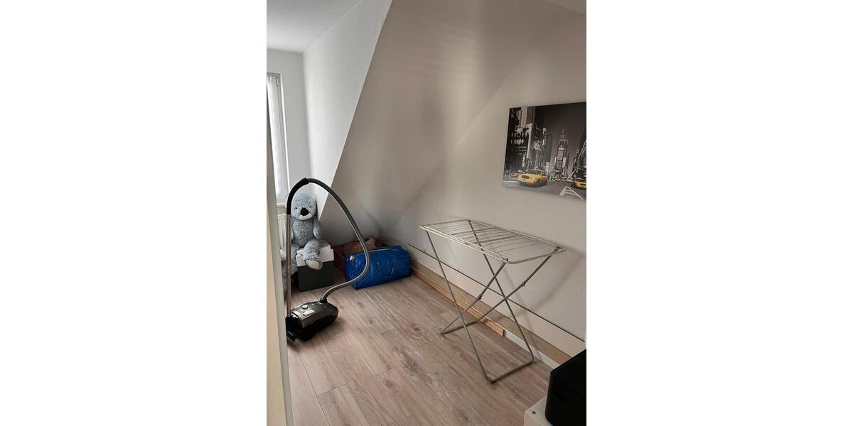 Dachgeschoßwohnung Einbeck - 2.5 Zimmer, 50 m&sup2;, 500&euro; | Angebot:26603475