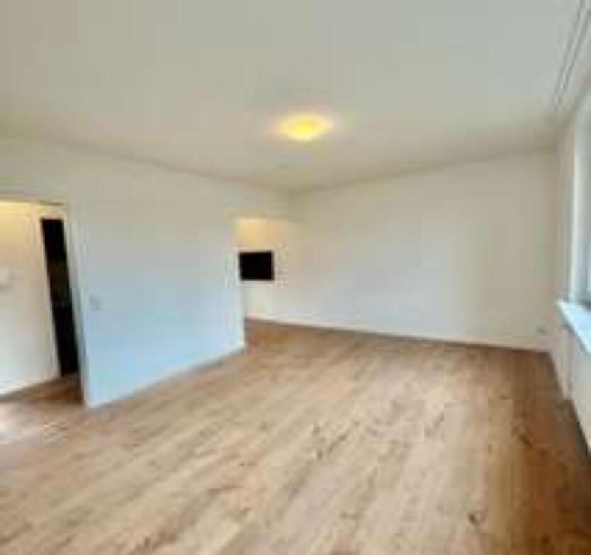 Modernisierte 2-Zimmerwohnung mit Balkon in Aachen Burtscheid zimmer