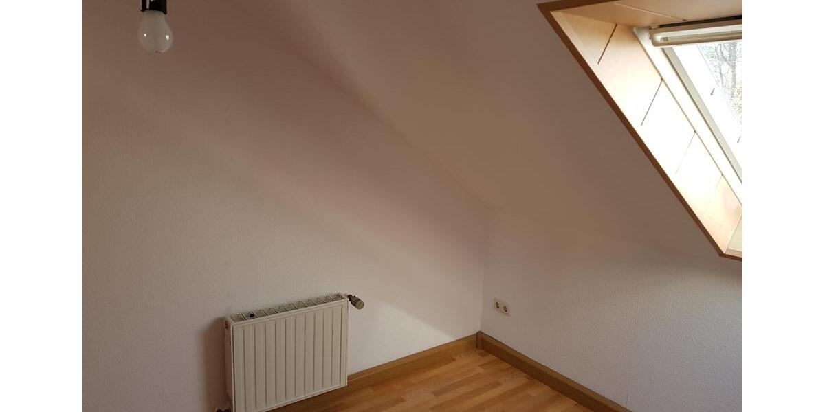 Dachgeschoßwohnung Auerbach/Vogtland Vogtland - 2 Zimmer, 50 m&sup2;, 210&euro; | Angebot:26101212