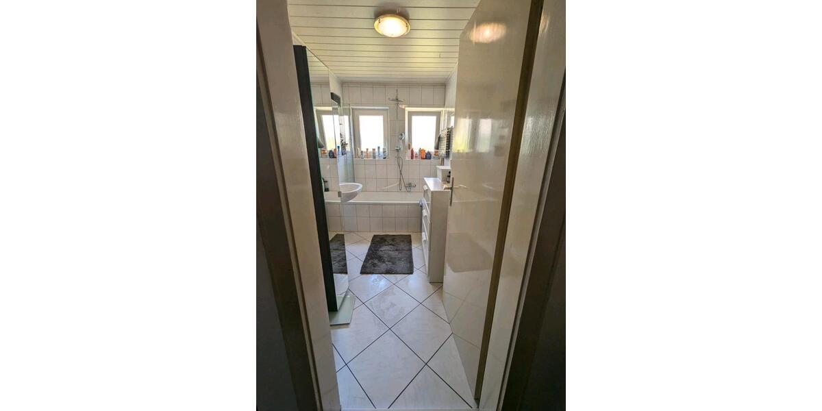 Erdgeschoßwohnung Bad Berneck im Fichtelgebirge - 4 Zimmer, 81 m&sup2;, 760&euro; | Angebot:24940909