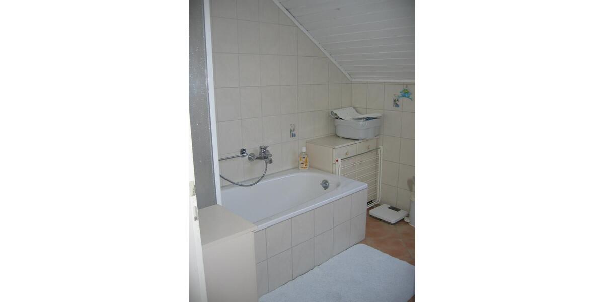 Dachgeschoßwohnung Neuburg an der Donau - 2.5 Zimmer, 86 m&sup2;, 810&euro; | Angebot:25992233