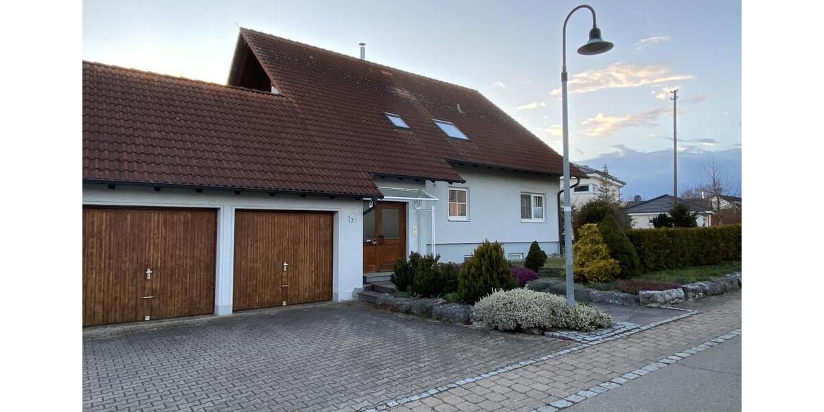 Schöne 5,5 Wohnung mit EBK mit Garage und Garten 5 zimmer