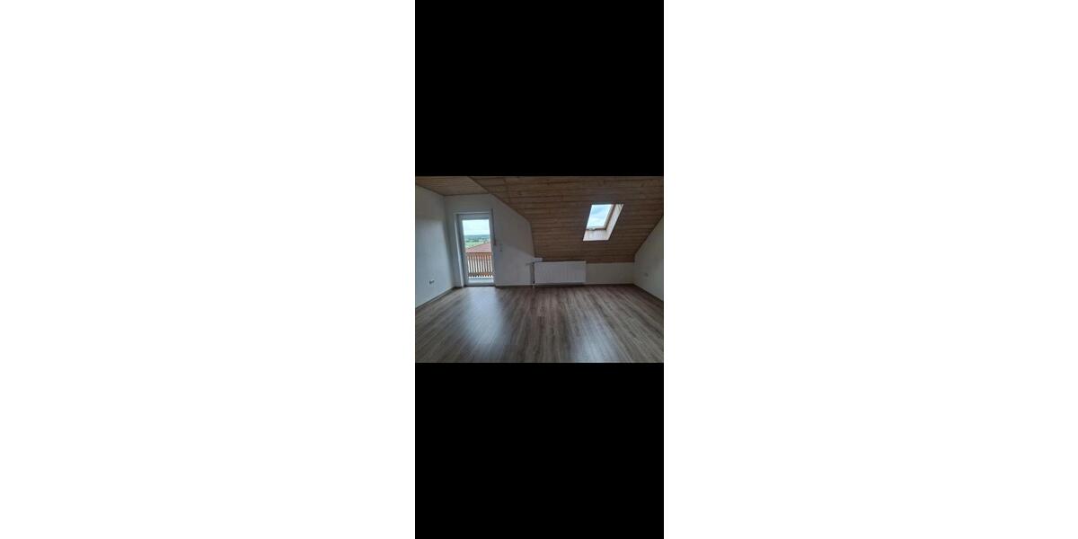 Dachgeschoßwohnung Schierling - 4 Zimmer, 100 m&sup2;, 1.050&euro; | Angebot:26614912