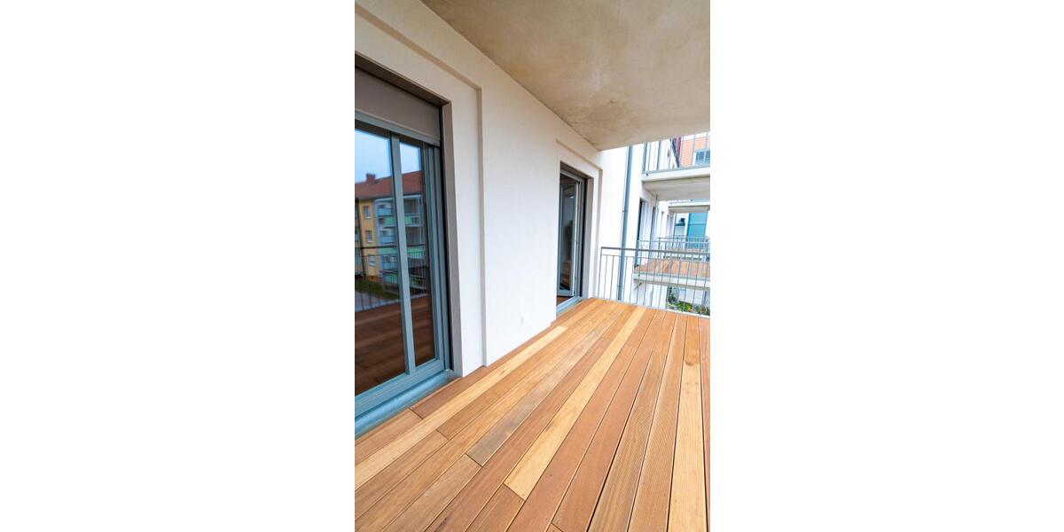 Etagenwohnung Frankfurt (Oder) - 2 Zimmer, 77 m&sup2;, 1.077&euro; | Angebot:25323143