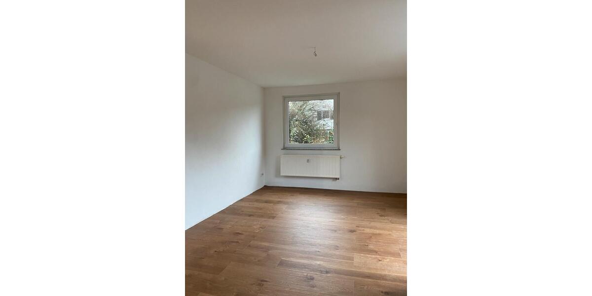 Helle 2-Zimmer-Wohnung mit Südbalkon und großem Garten 2 zimmer