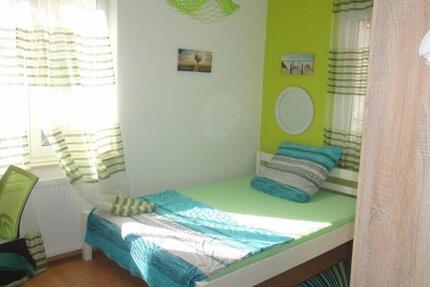 Wohnen auf Zeit Villingen-Schwenningen Schwenningen - 1 Zimmer, 14 m&sup2;, 350&euro; | Angebot:26434346