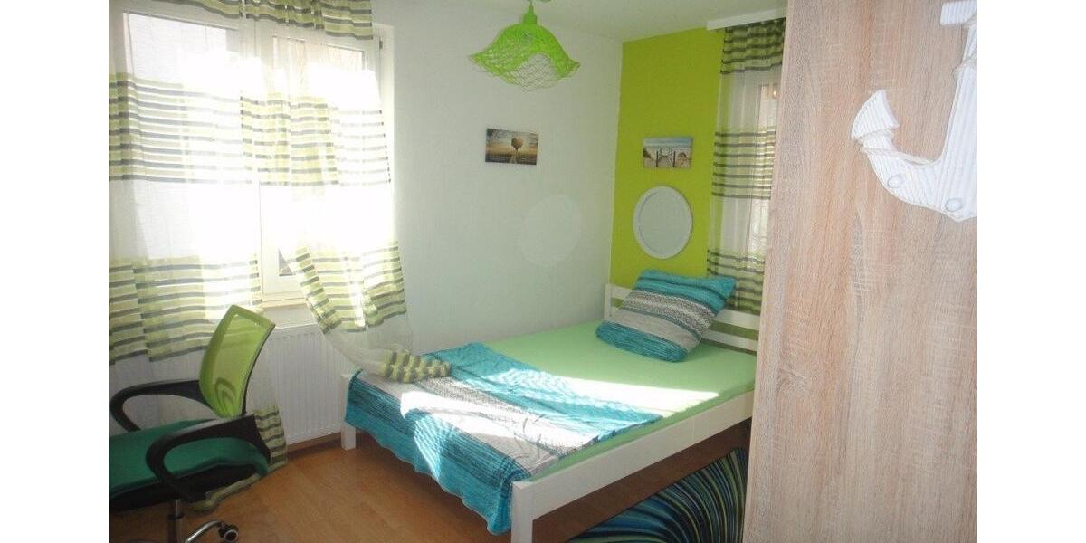 Wohnen auf Zeit Villingen-Schwenningen Schwenningen - 1 Zimmer, 14 m&sup2;, 350&euro; | Angebot:26434346