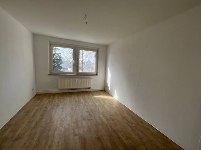 Etagenwohnung Zwickau Marienthal - 4 Zimmer, 74 m&sup2;, 480&euro; | Angebot:26205416