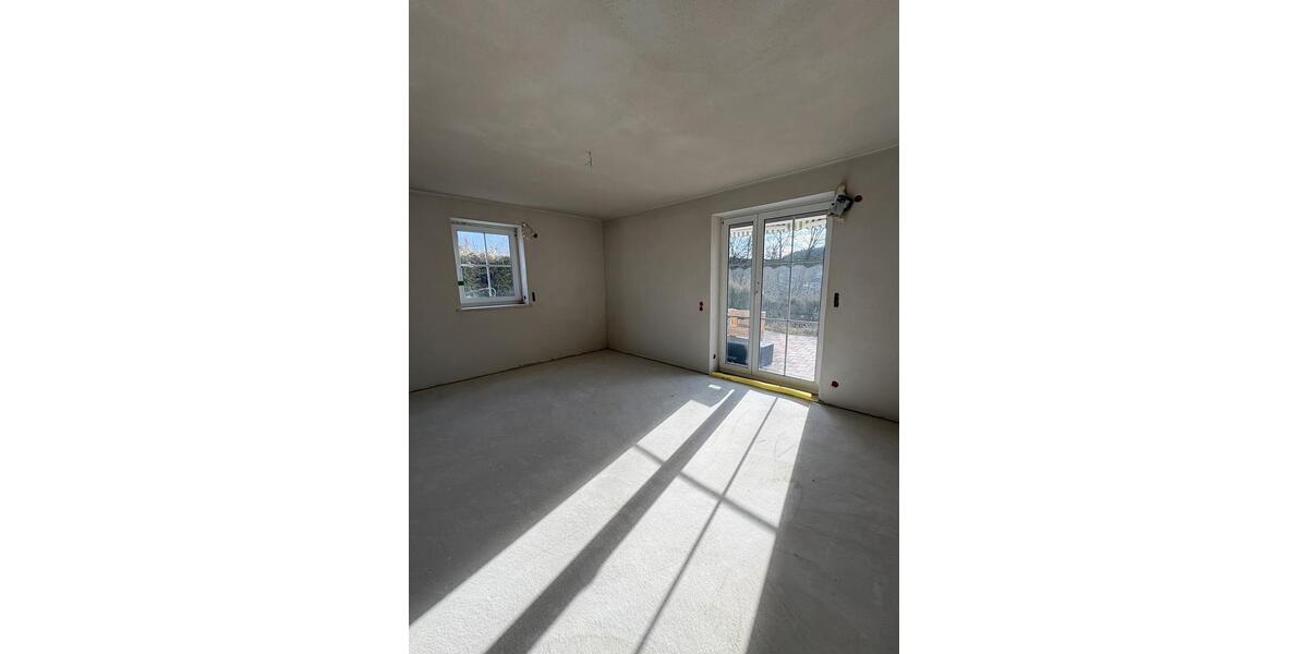 Erdgeschoßwohnung Nabburg - 3 Zimmer, 135 m&sup2;, 1.440&euro; | Angebot:25370217