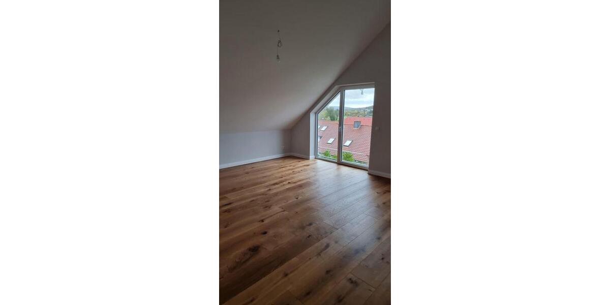 Erstbezug 3,5-Zimmer Dachgeschosswohnung mit wunderschöner Aussicht 3 zimmer